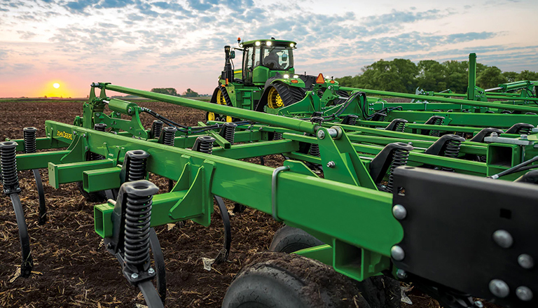 John Deere 2700